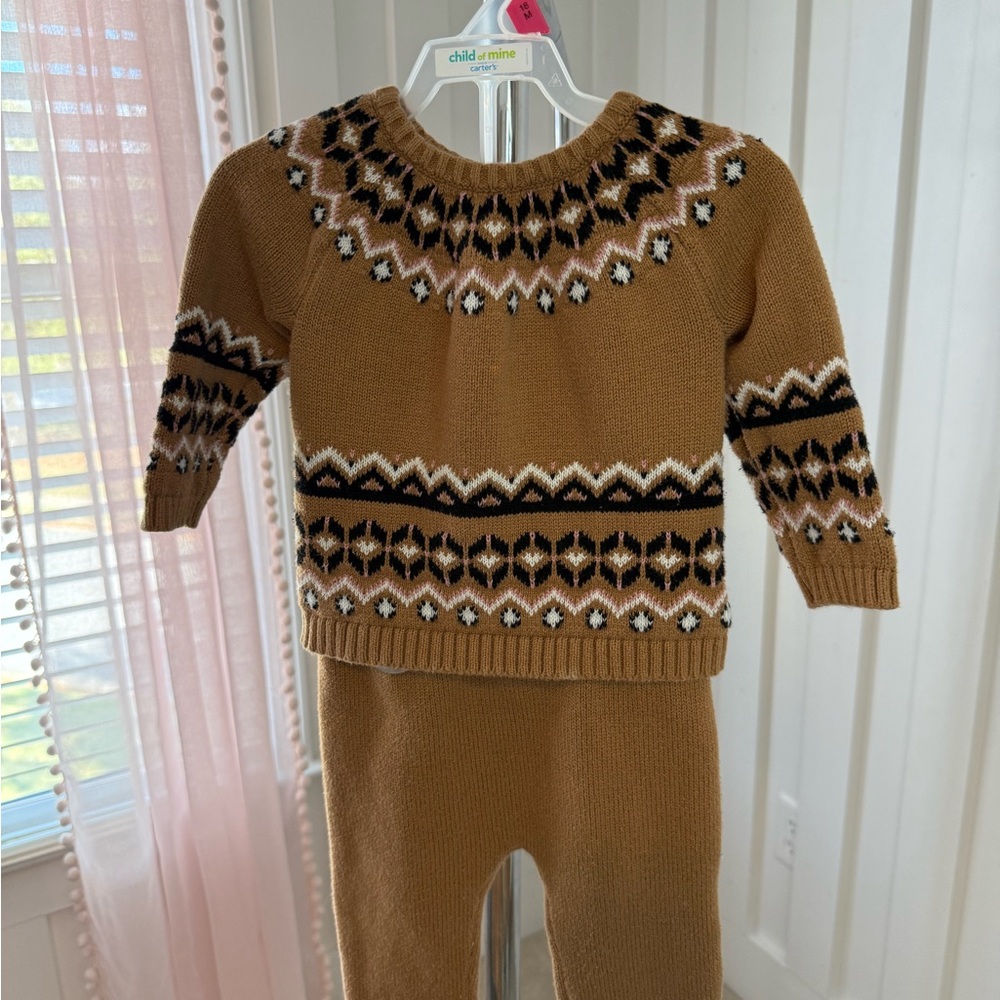 Old Navy Tan and Black Knit Sweater Set
